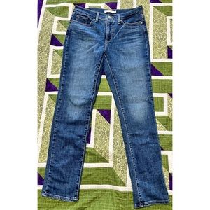 Levi’s 312 Shaping Slim Fit Women’s Jeans Medium Wash
